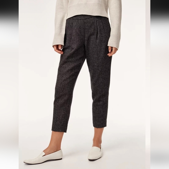 Aritzia Pants - Aritzia Babaton Cohen Wool Cashmere Cropped Pleated Dress Pants size 8